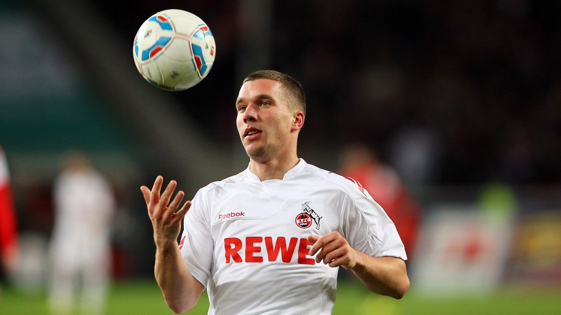 特色足球题材影剧作品不断推出，弘扬体育精神，以足球为题材的电影